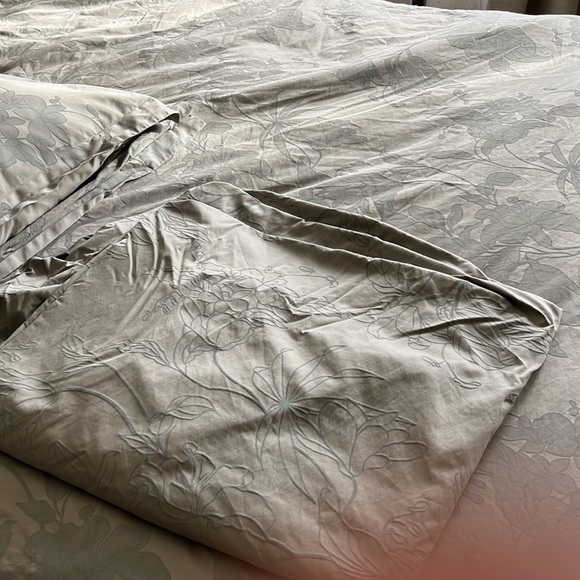 Pasaya king bed set - Picture 4 of 9